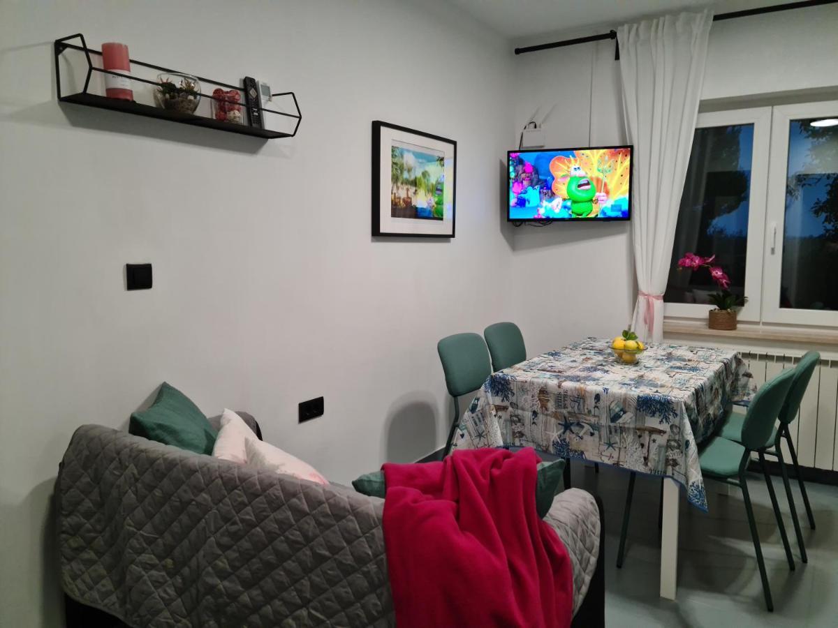 Villa Rosa With Yard And Children'S Playground Tar-Vabriga Екстериор снимка