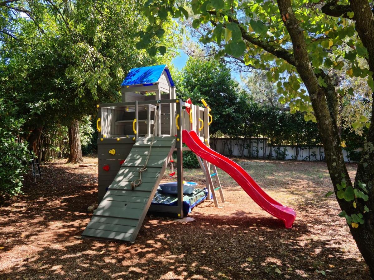 Villa Rosa With Yard And Children'S Playground Tar-Vabriga Екстериор снимка
