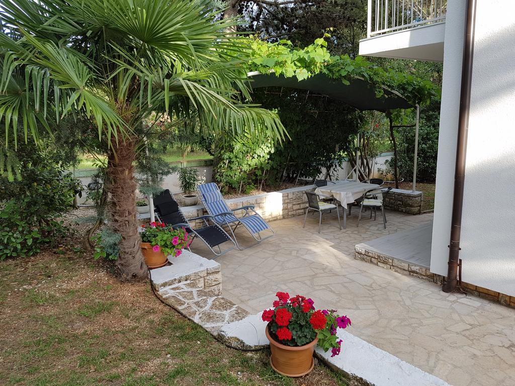 Villa Rosa With Yard And Children'S Playground Tar-Vabriga Екстериор снимка